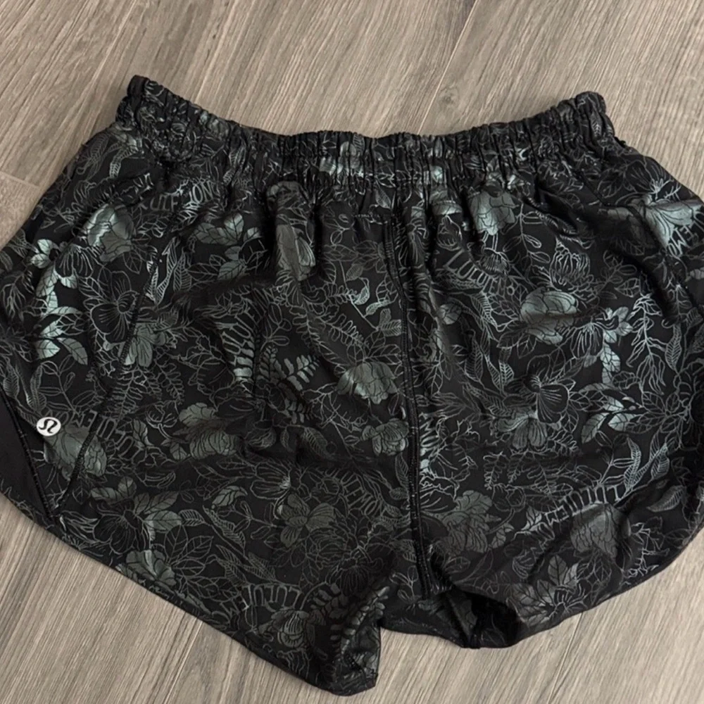 lululemon athletica Black Floral Athletic Shorts - Picture 2 of 2